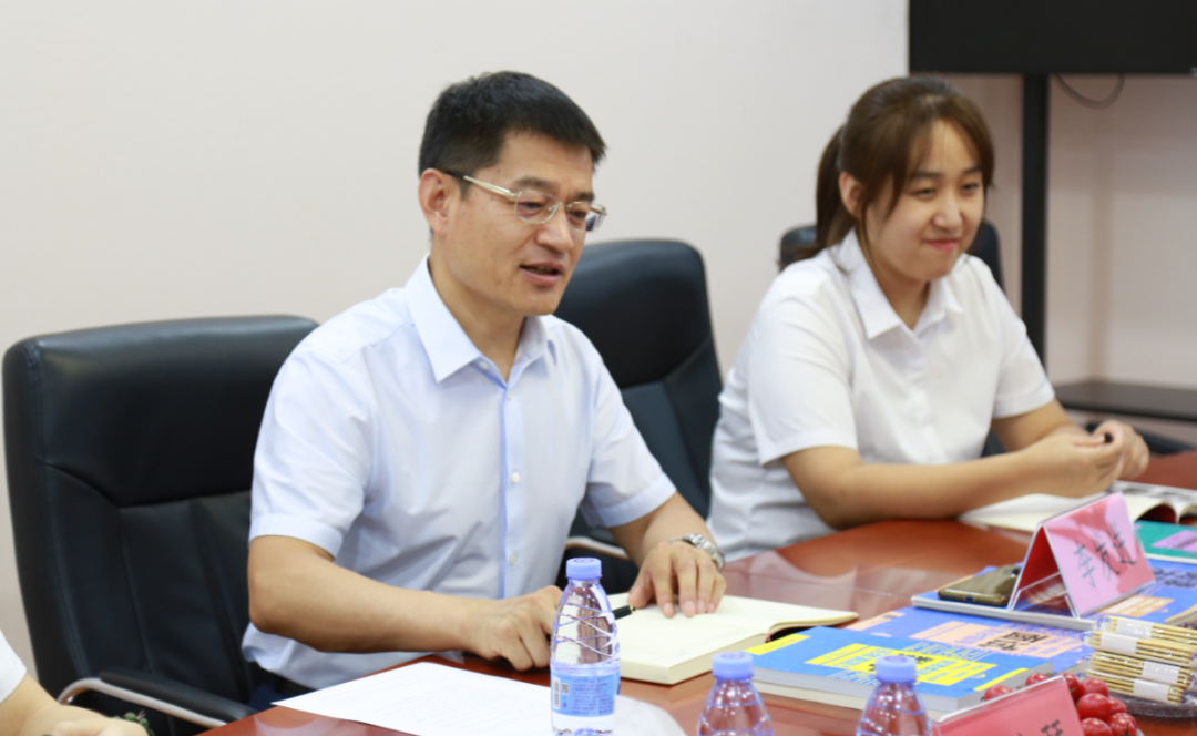 社科賽斯總裁、黨支部書記李發(fā)進(jìn)接受教育行業(yè)研究媒體多鯨記者采訪！